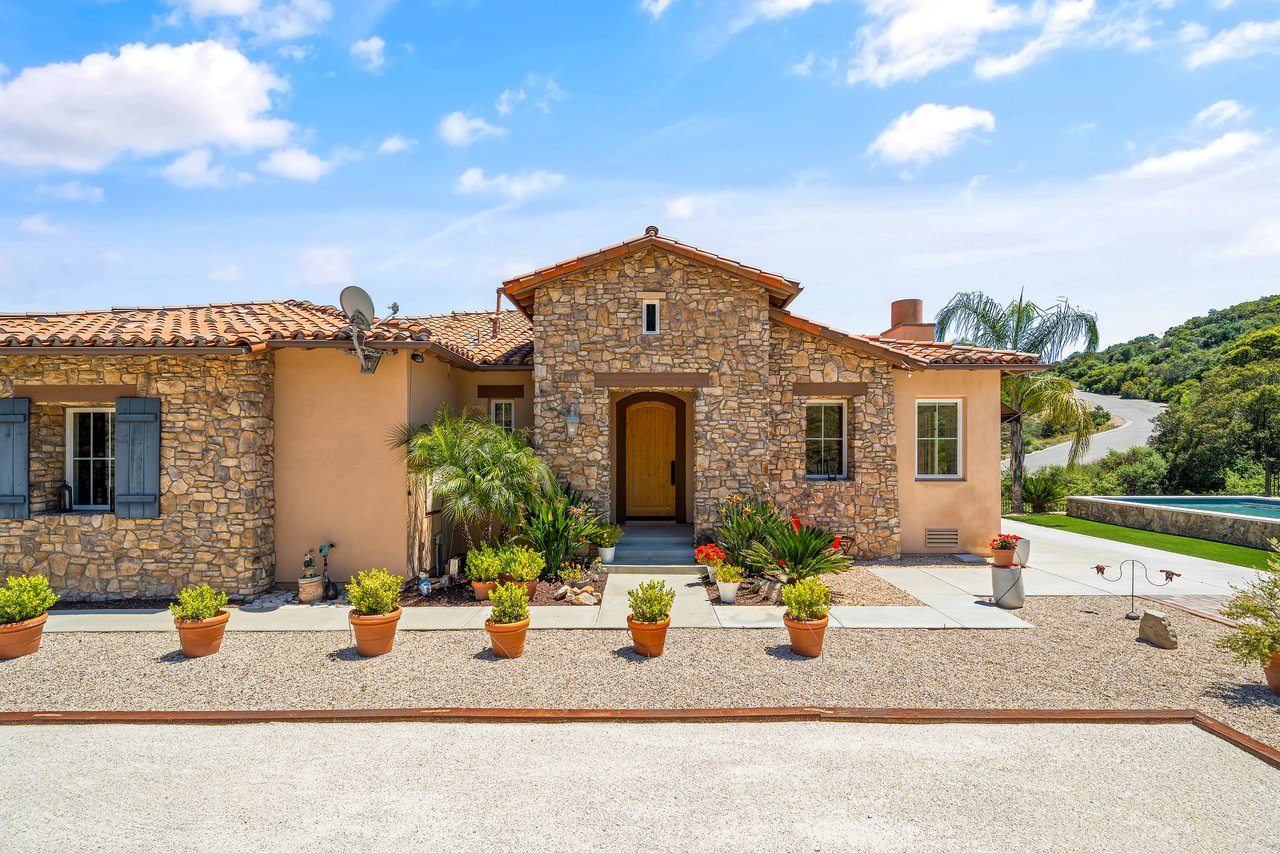 36505 Calle De Lobo