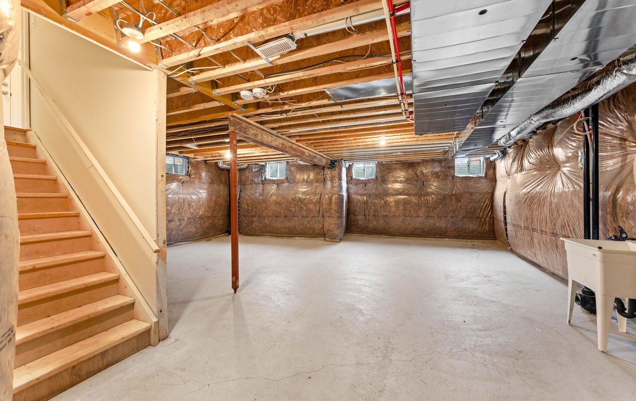 1206 Corby Way