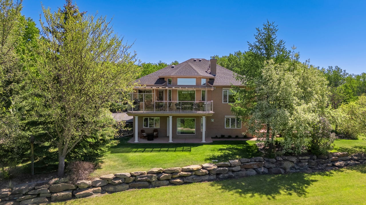 8 Willow Lane