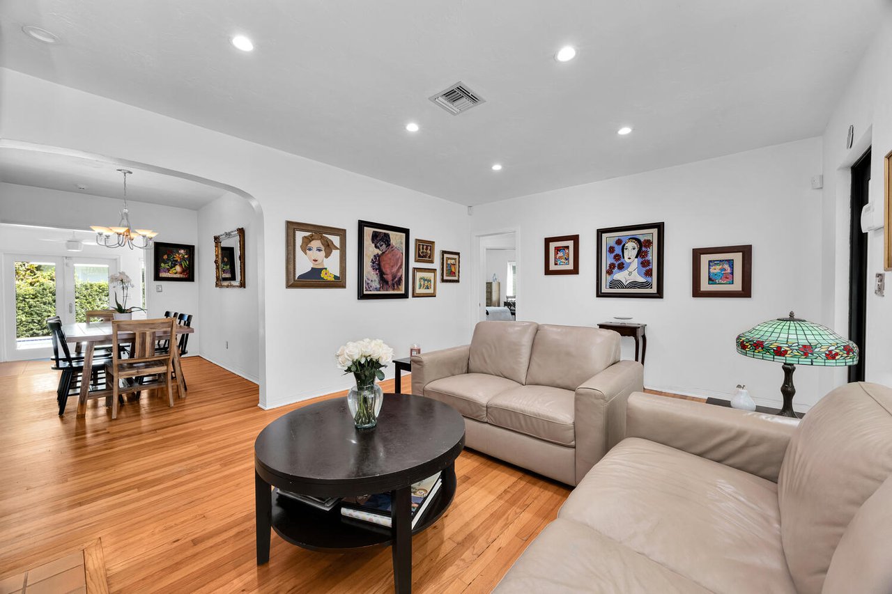 Charming Pool Home at 1005 Columbus Blvd