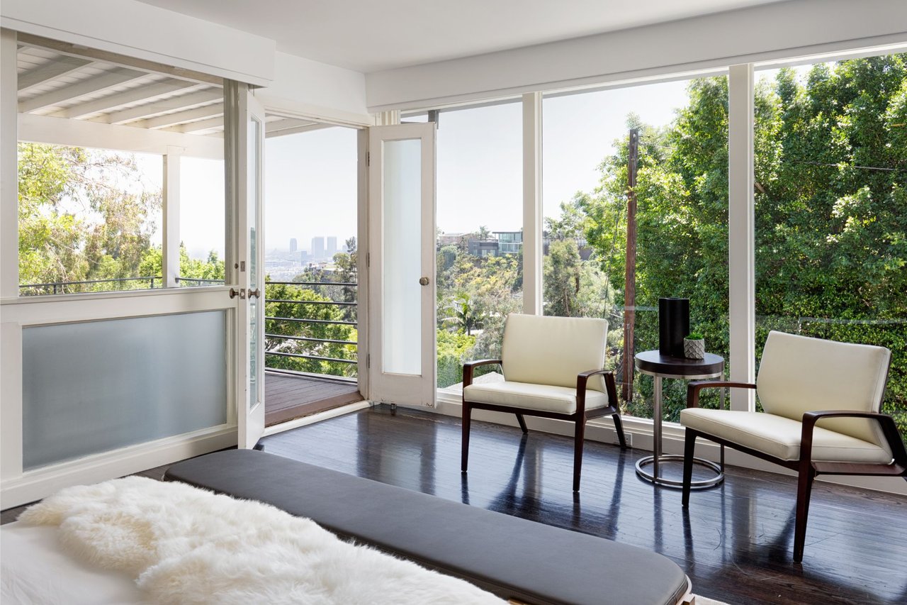 8713 Sunset Plaza Ter