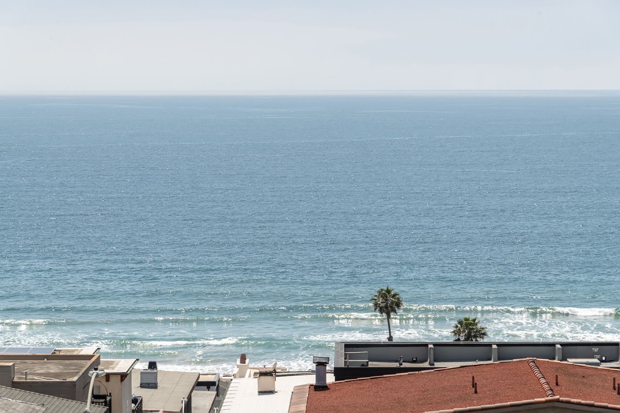 A Coastal Benchmark: Inside 316 32nd Street