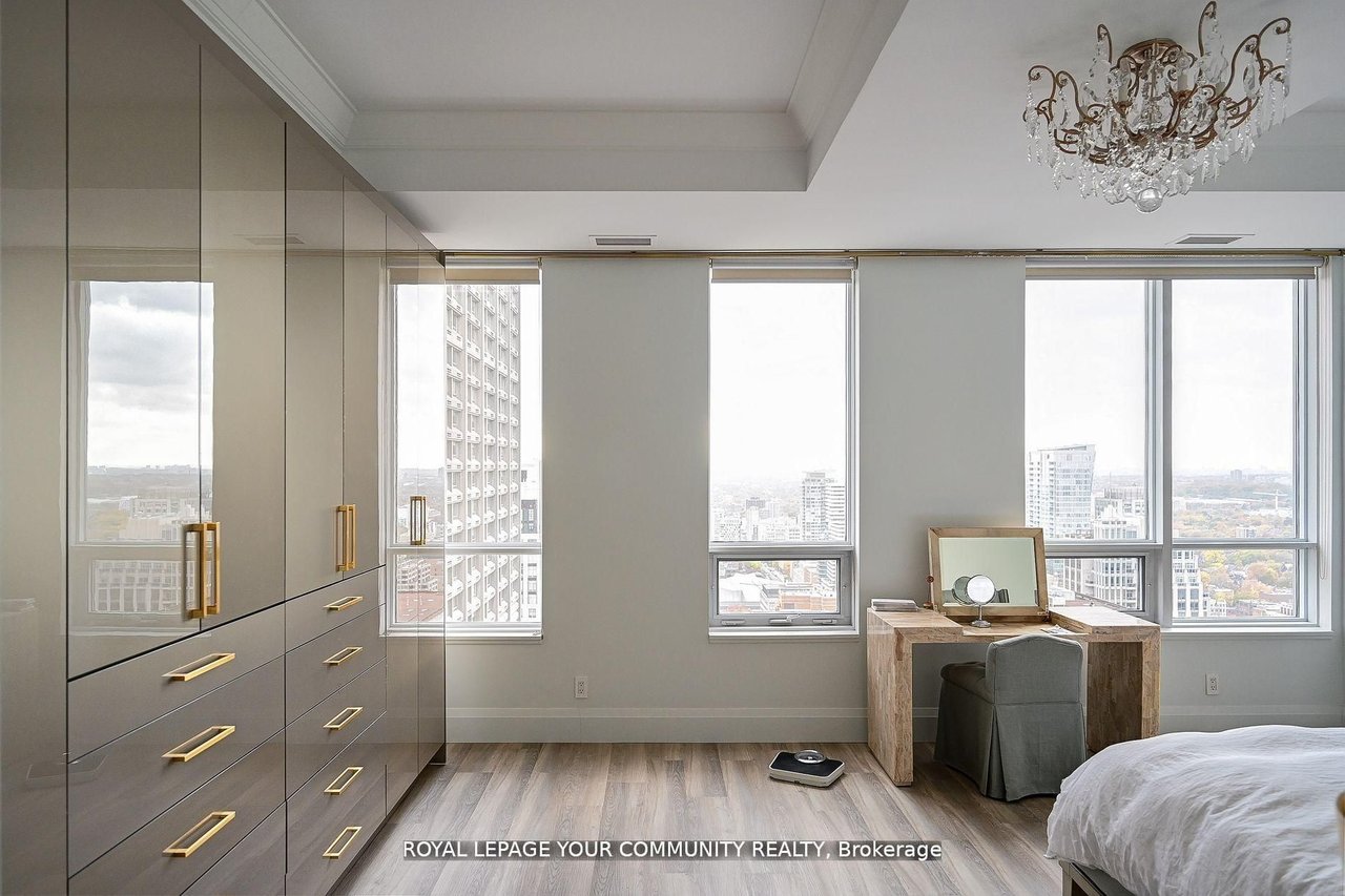 PREMIUM YORKVILLE LIVING
