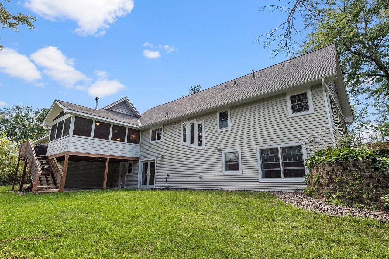 Updated Rambler in the Heart of Minnetonka