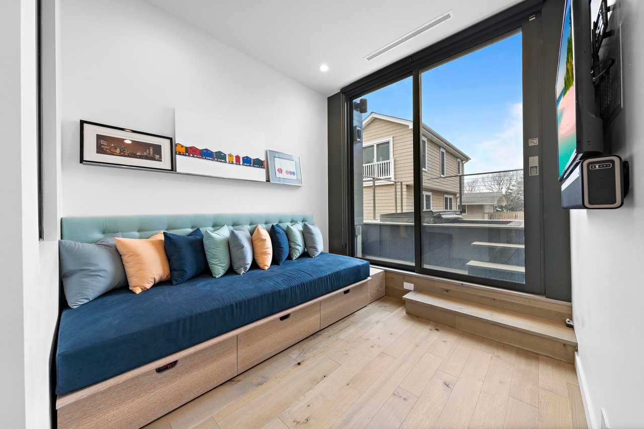 205 Stratford Avenue 