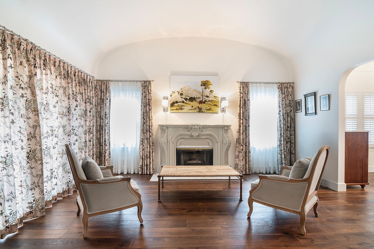 Sanctuary Paradise, N Citrus Ave, 90036