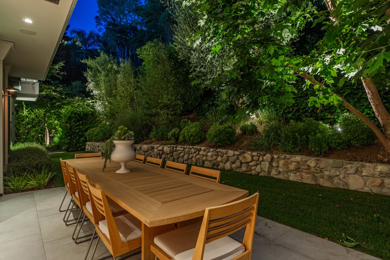 9011 Alto Cedro Dr, Beverly Hills