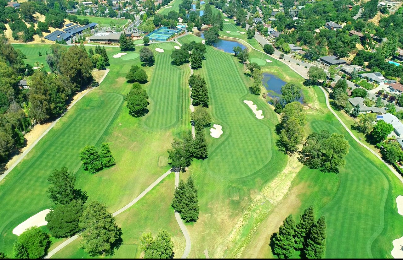Single‑Level Living In Marin Country Club Estates