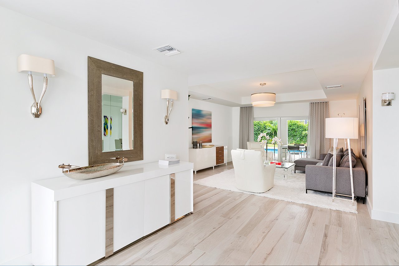2367 Queen Palm Road