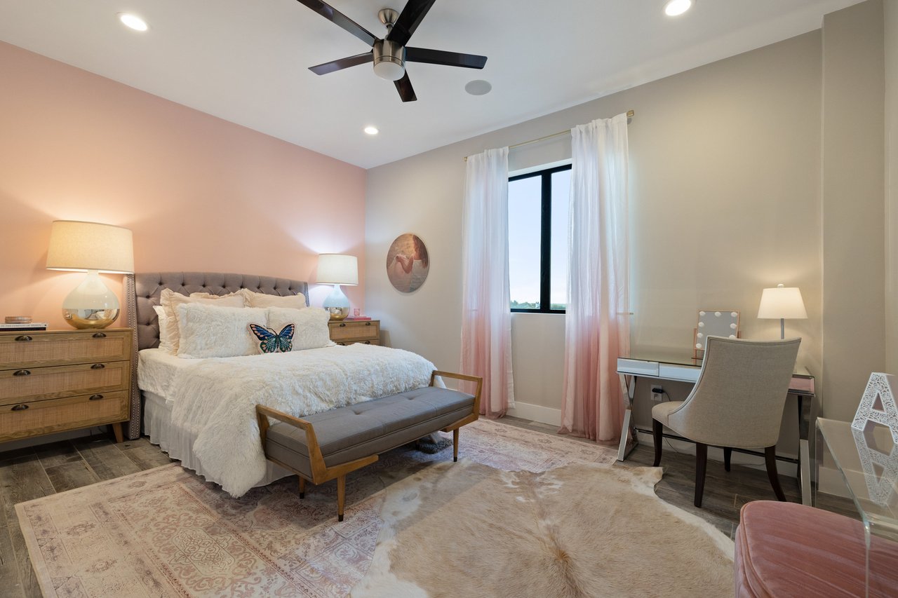 Spanish Oaks Luxury 