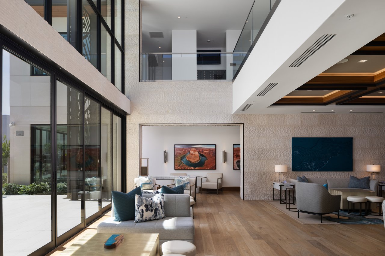 6587 N PALMERAIE Boulevard, 1050