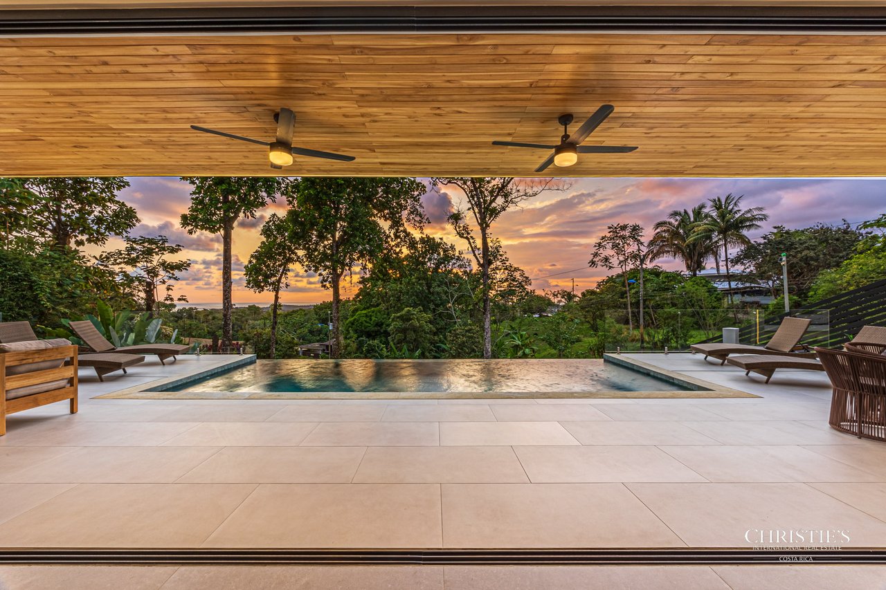 Casa Iguana Turnkey Tropical Paradise