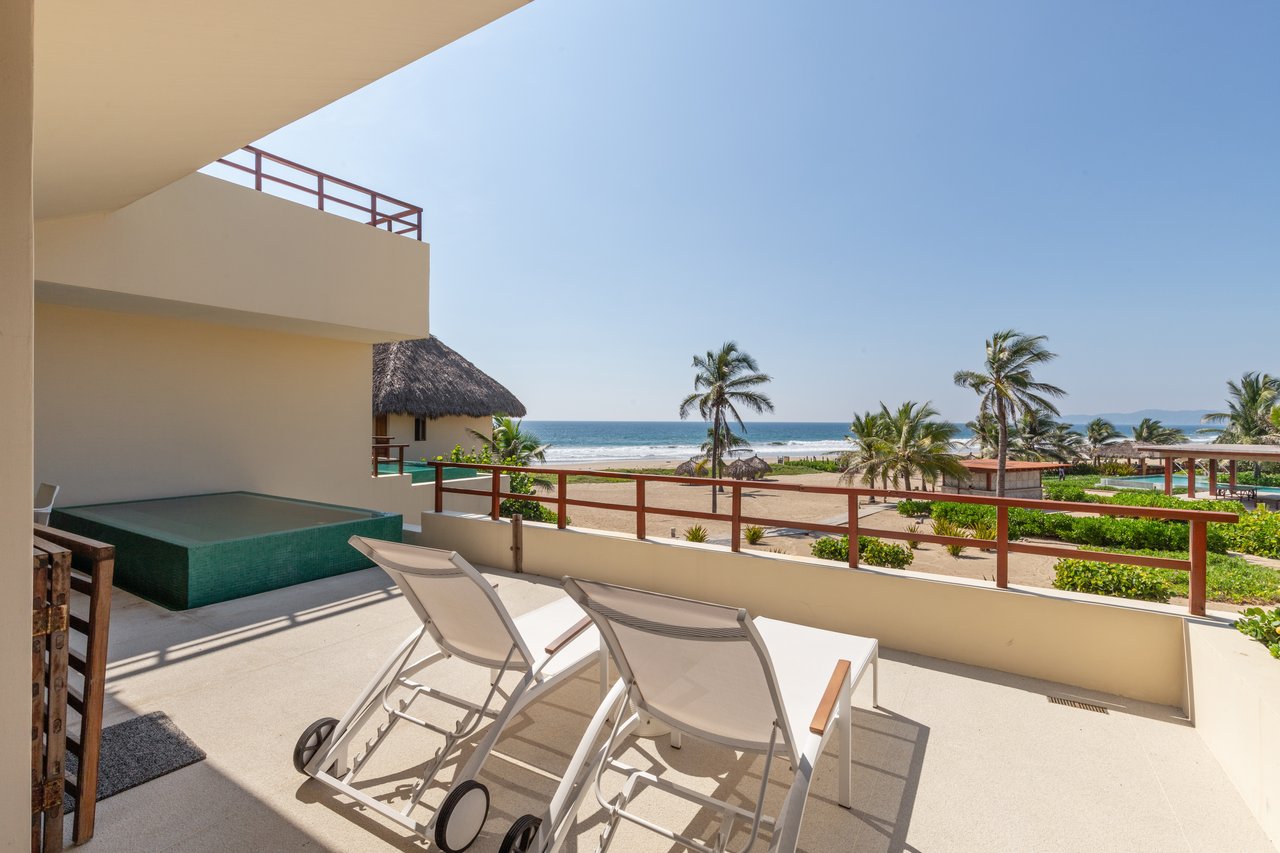 Marea Beachfront Villa G36