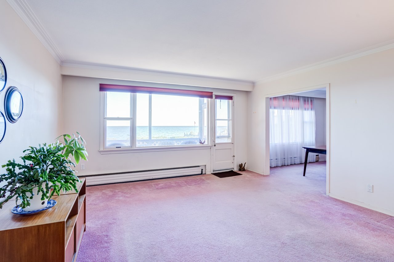407 Lake Promenade