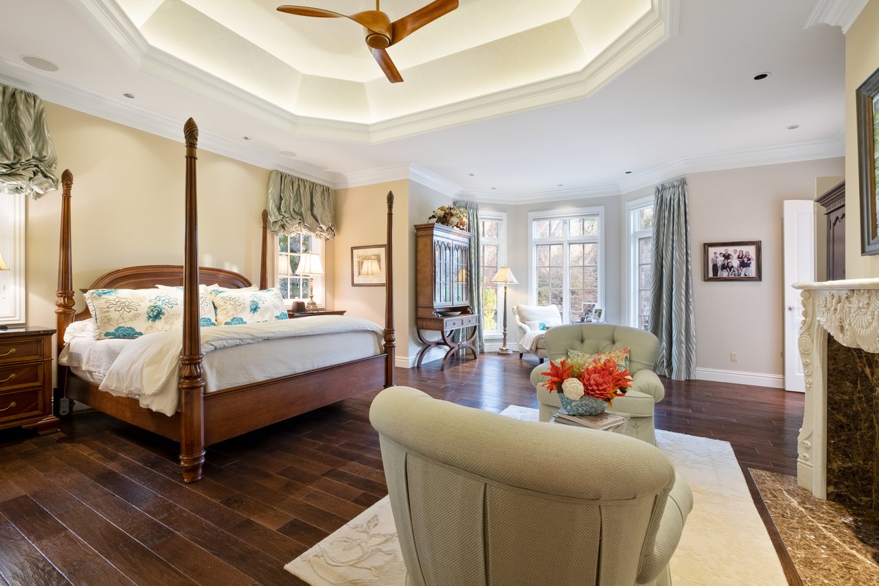 A Town & Country Sanctuary on 2+ Acres With a Surprising Backdrop 