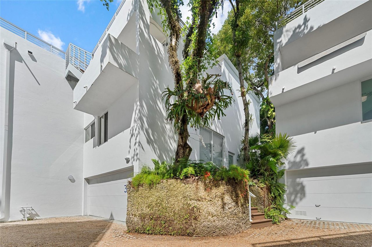 3128 Center Street | Unit 3