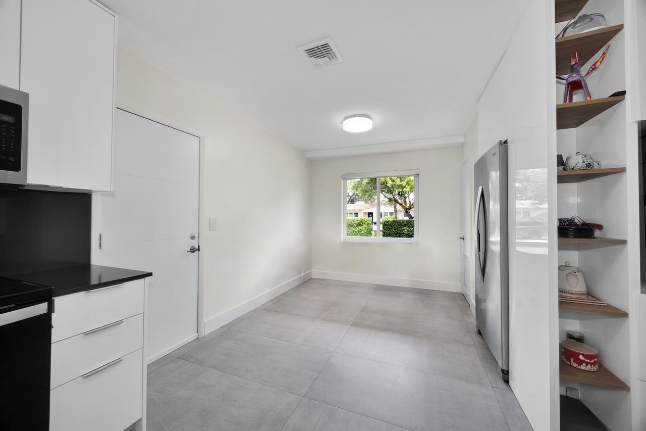 Under Contract in Just 1 Day: 6610 Santona St Sells for $2,200,000