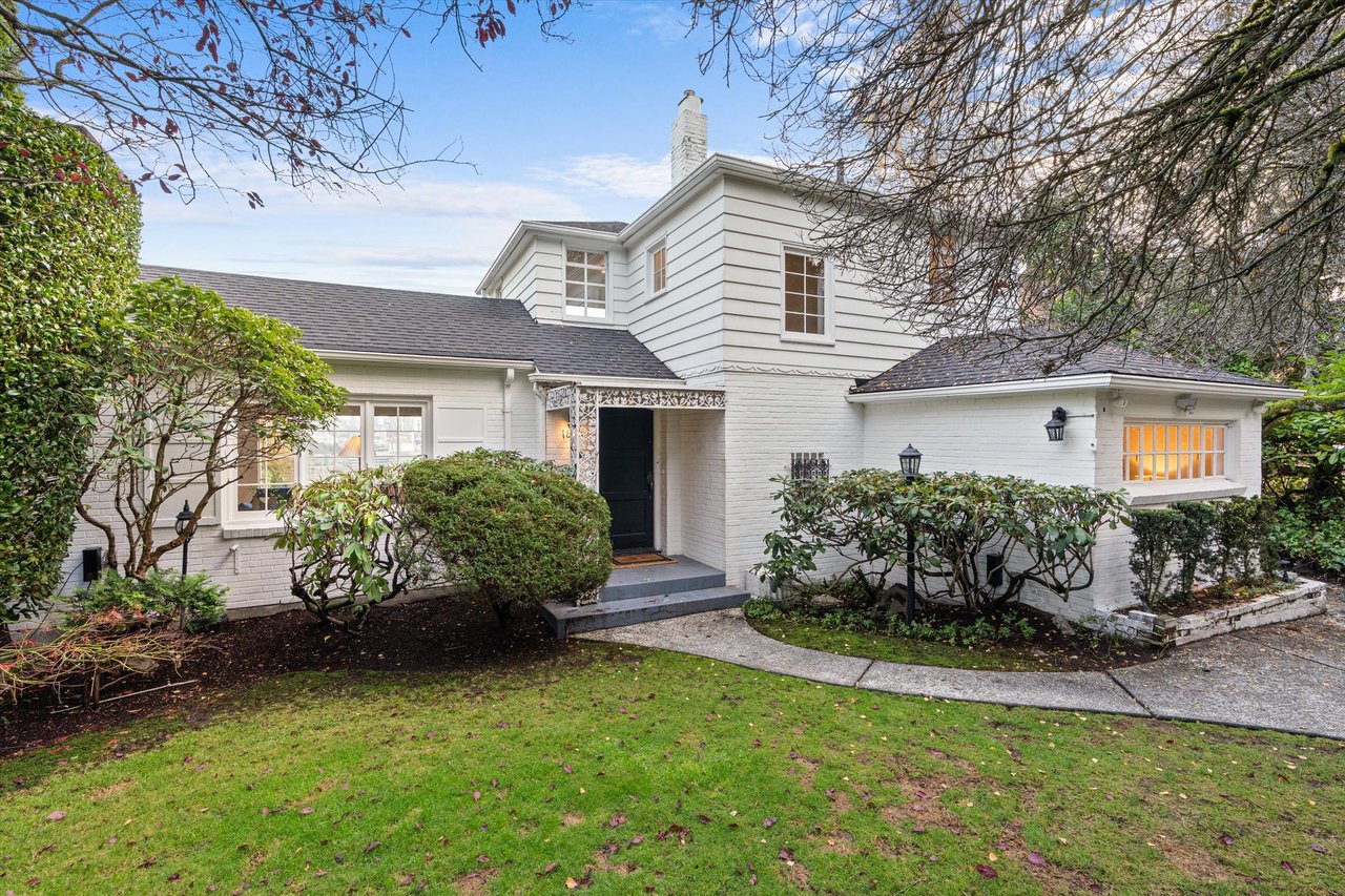 1820 Magnolia Way W