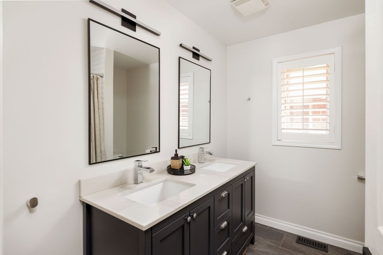 2202 Brookhaven Crescent