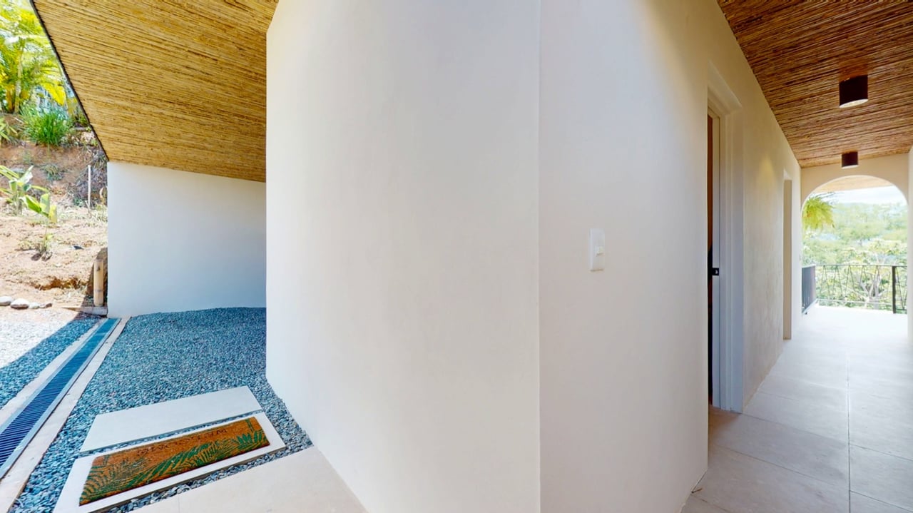 New Modern Ojochal Home with Pool, Office & Mountain Views 24/7 Security