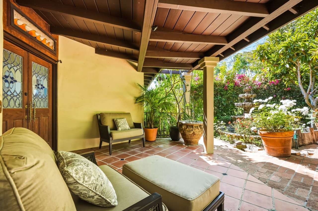 3400 Coast View Dr