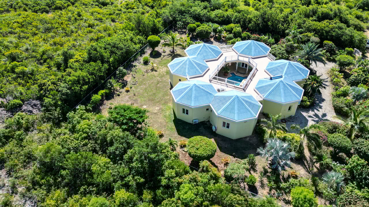 Octagon Villa West End