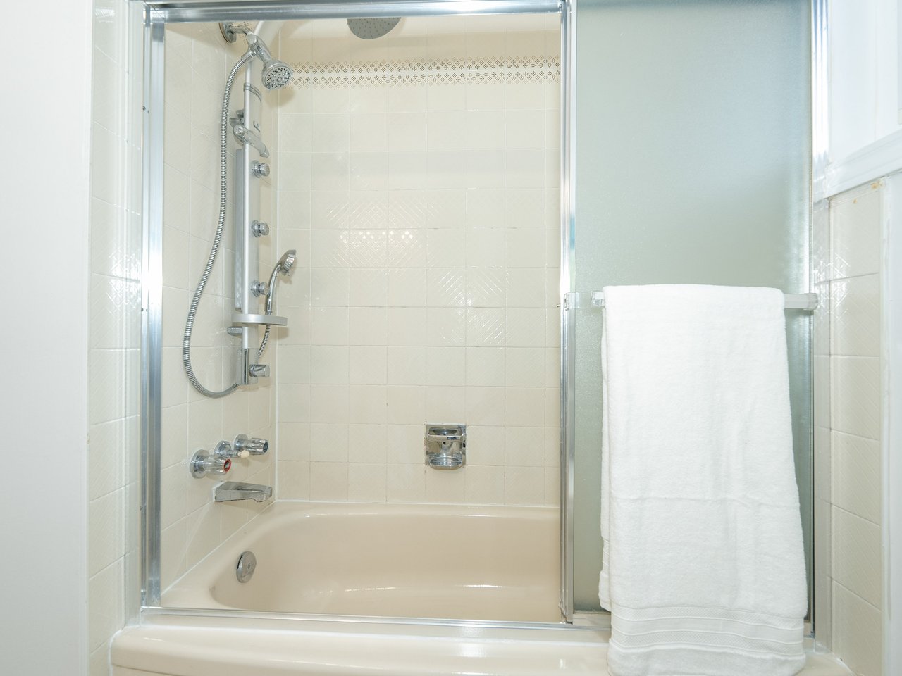 146 Valleymede Dr