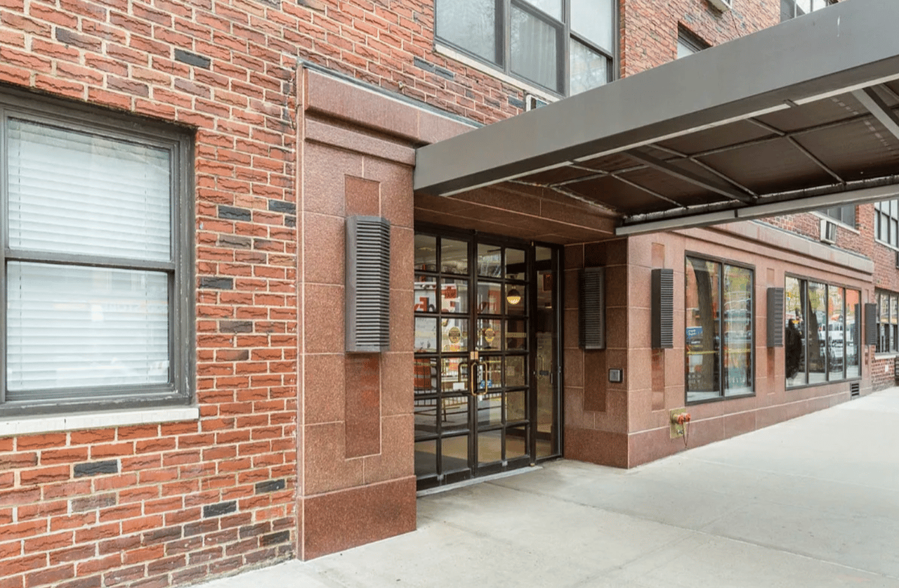 330 Third Avenue #1J