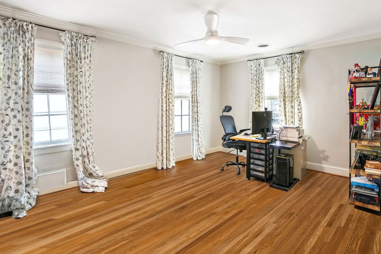 3323 Reservoir Rd NW