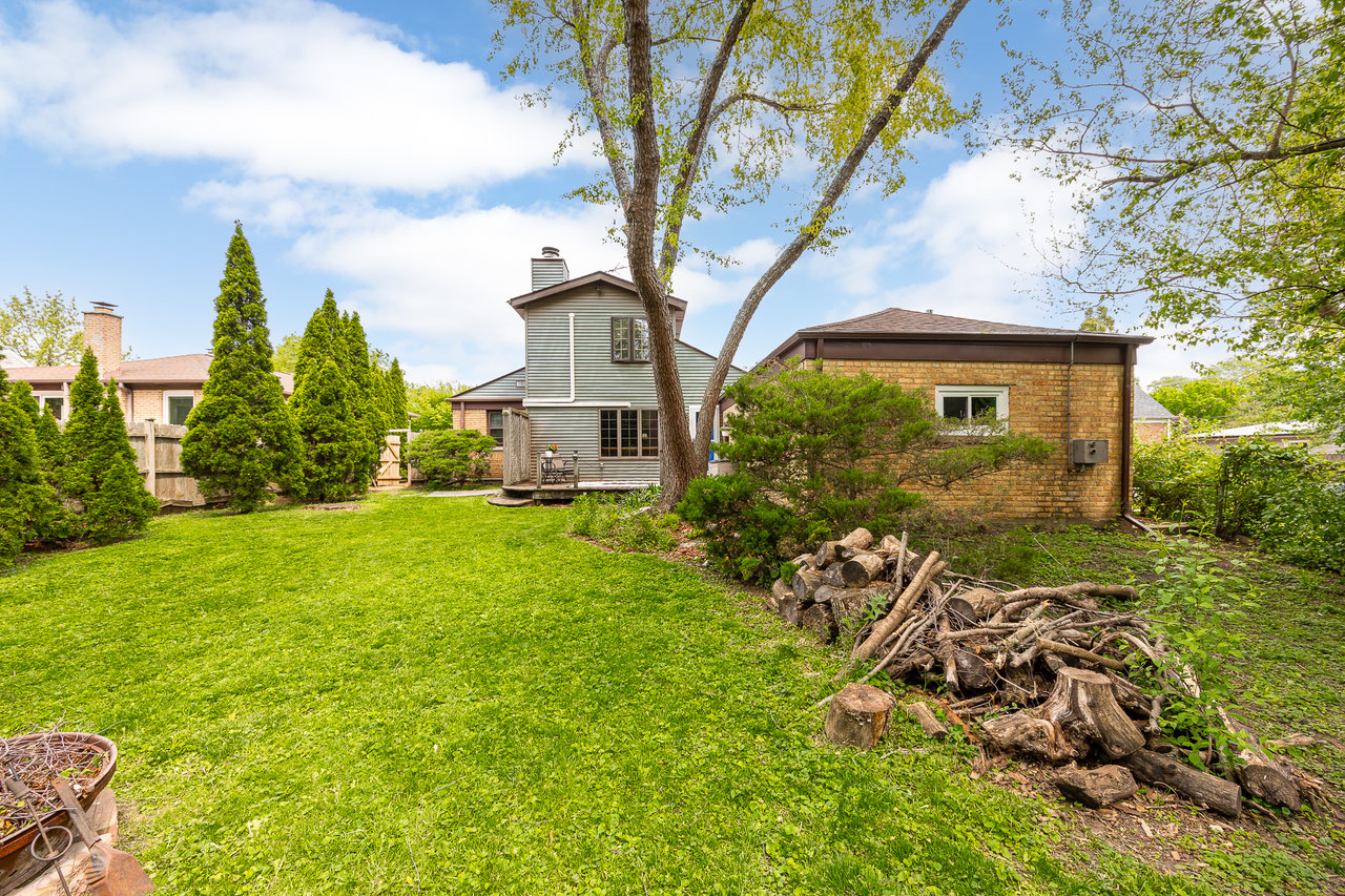 493 E Palatine Rd
