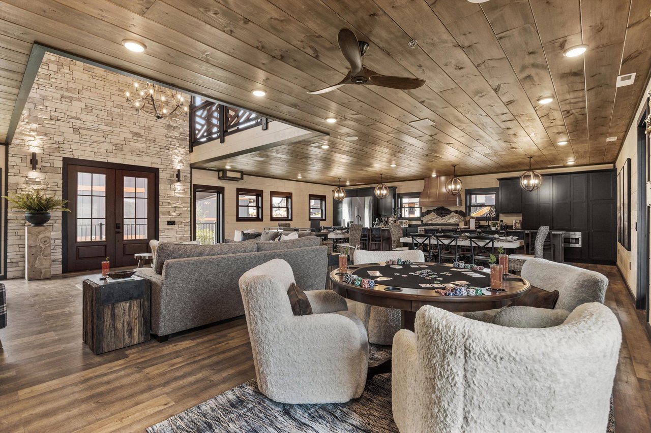 1362 Rambling Creek Way