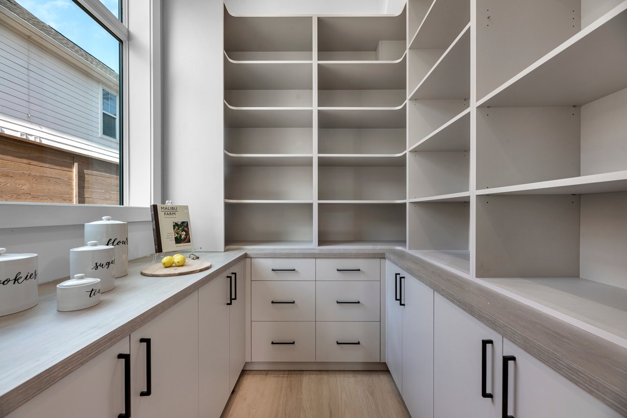 963 West 41st Street