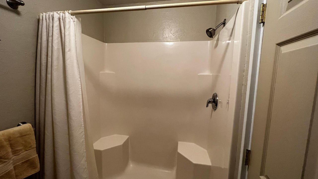 555 Hwy 101 S Apt 1