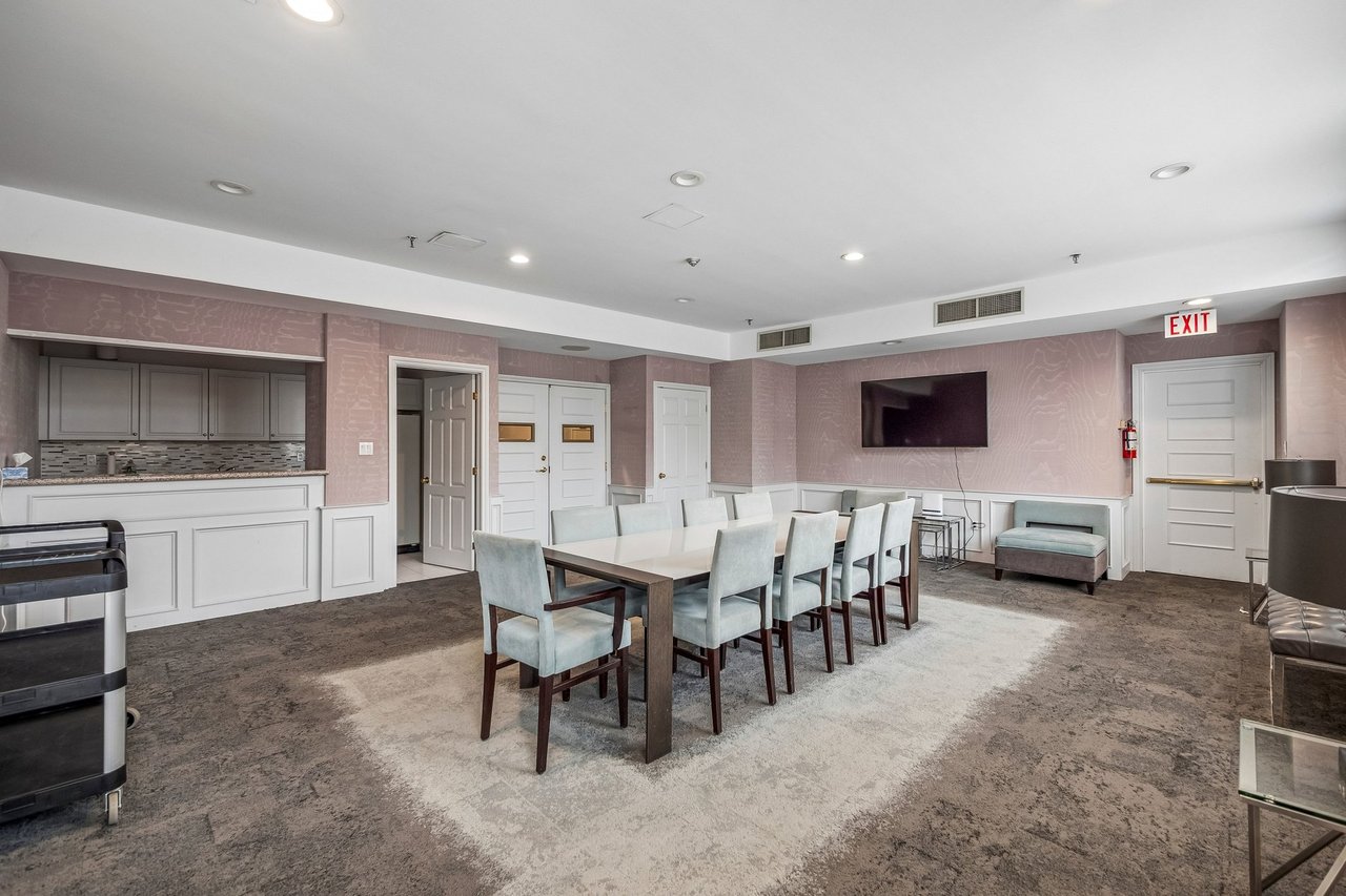1818 Bayview Avenue #605