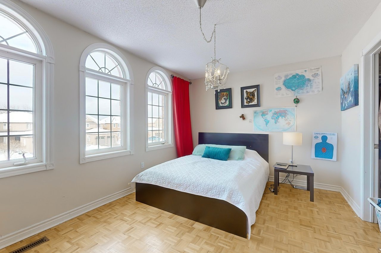 189 Humberland Dr