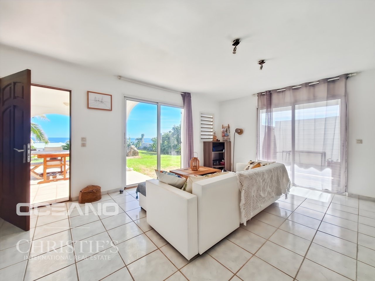 Exceptional Villa – Panoramic Ocean View (Oyster Pond)