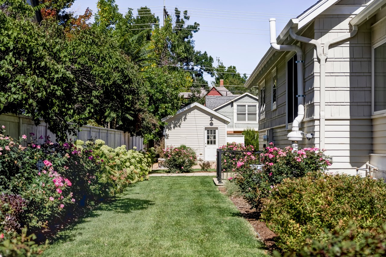 Pine St Cottage