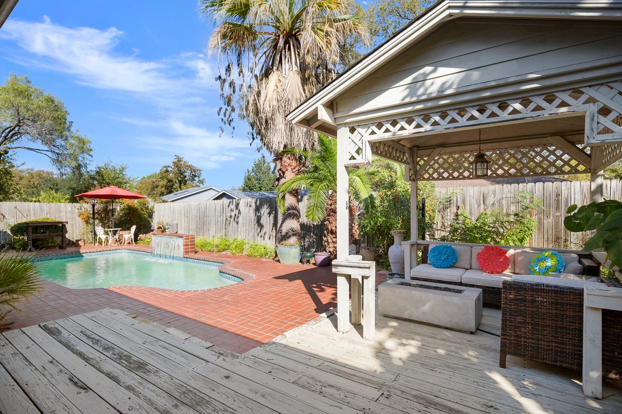 Bloom & Float Getaway 🌸 | Pool Home 5mi to SoCo