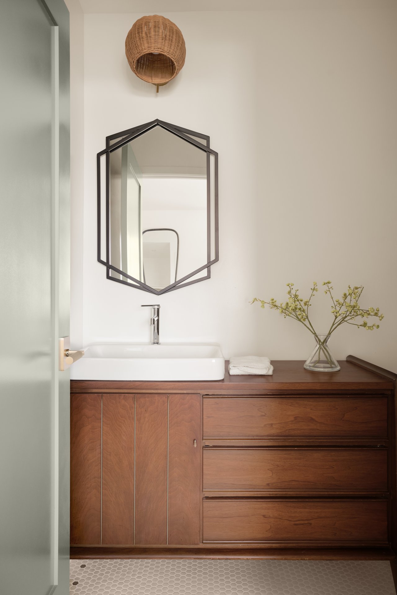 3916 Glenridge Dr, Sherman Oaks