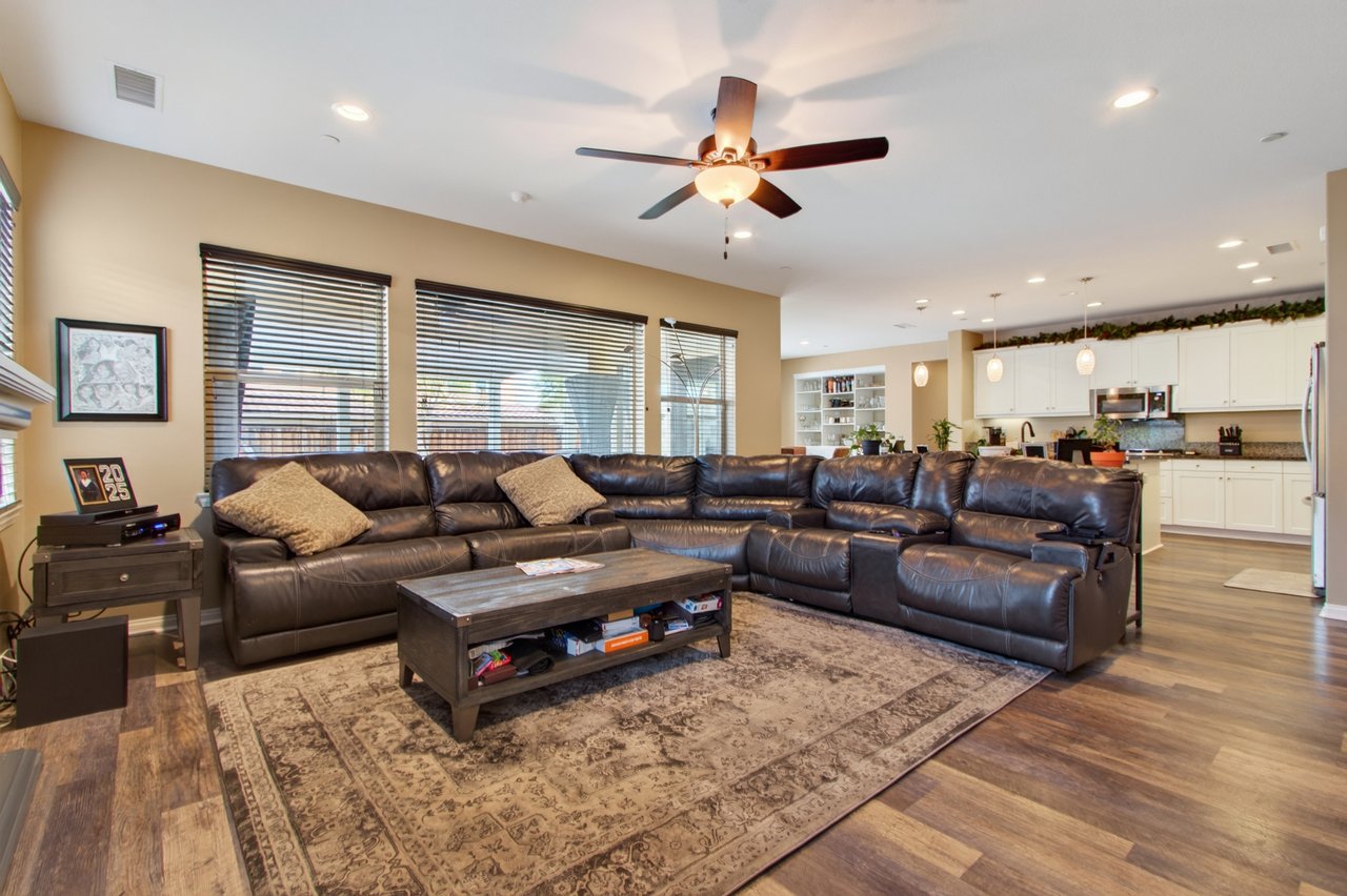 27867 Huron Ct