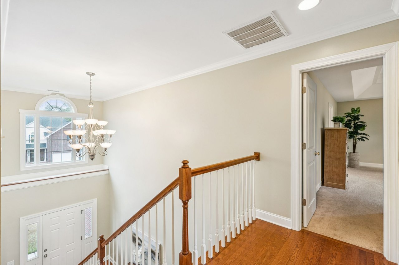 5516 Crescent View Dr