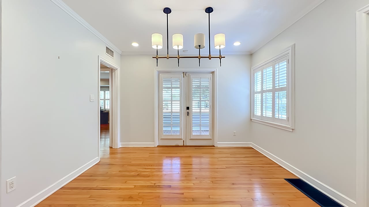 Three-Bedroom Two-Bathroom Bungalow in Orlando's Beverly Shores