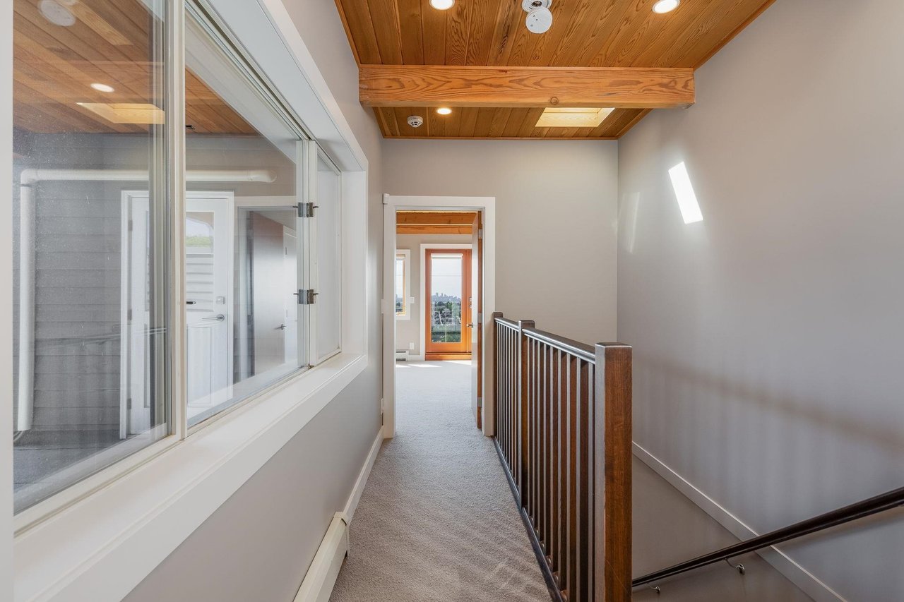35 Hythe Ave
