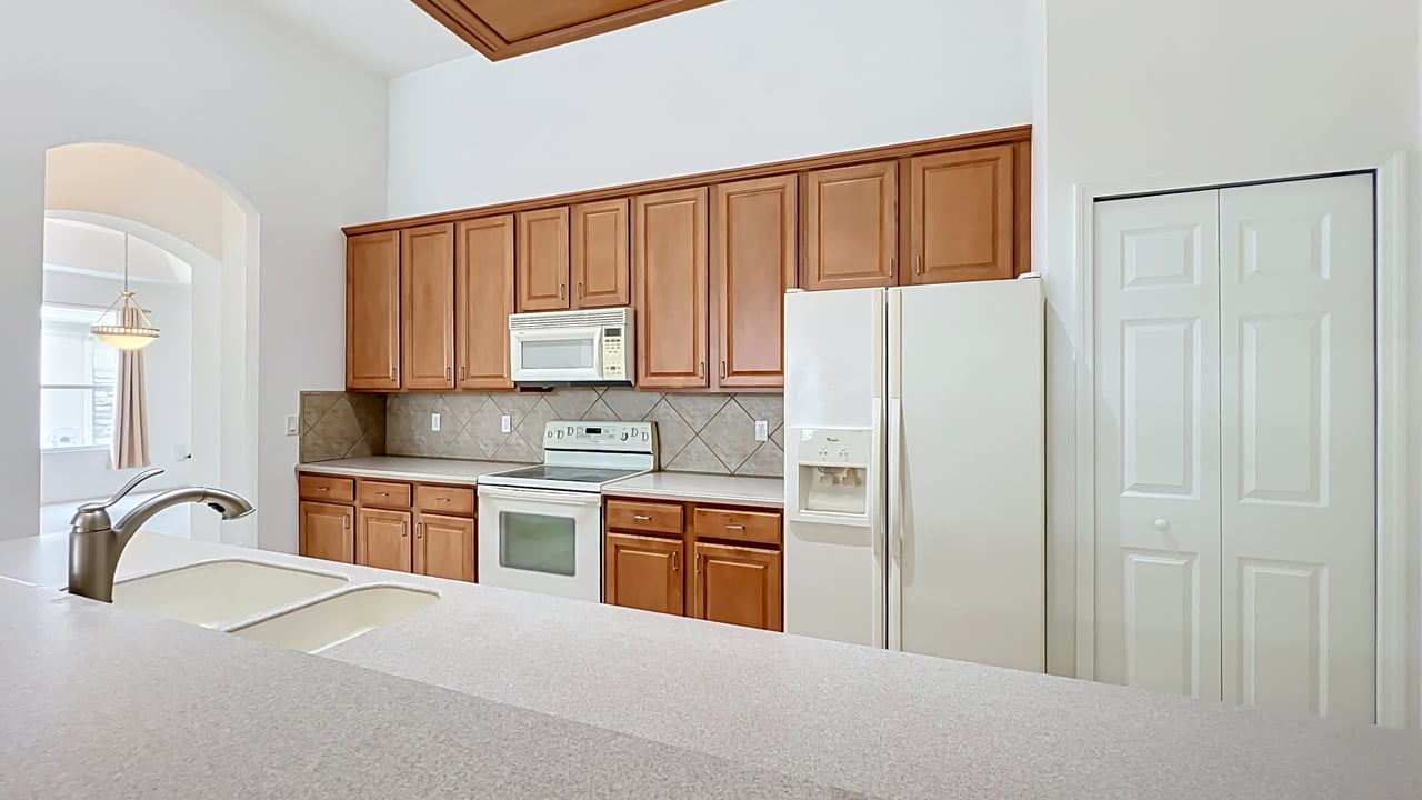 Orlando Vista Lakes 5-Bedroom 4-Bathroom Home and Lifestyle