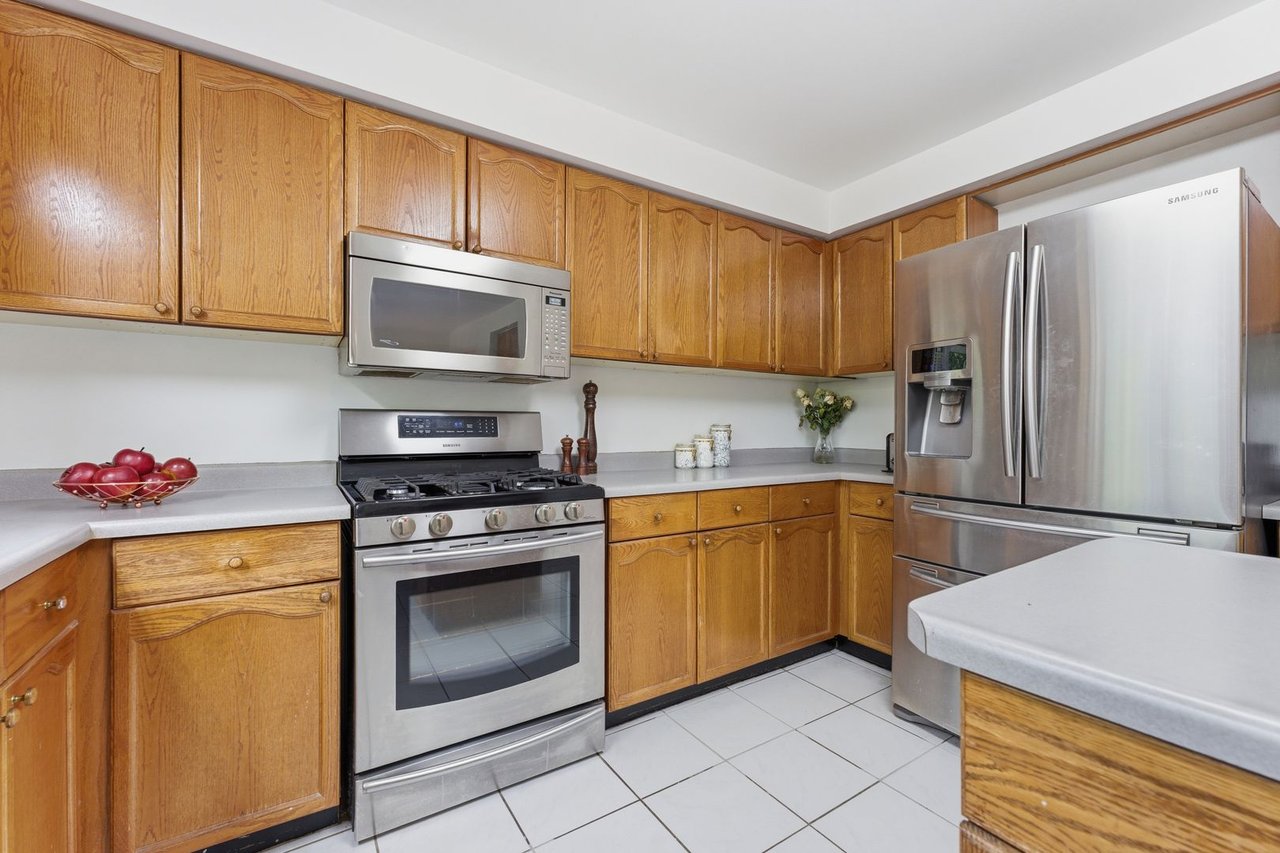 5211 Micmac Cres