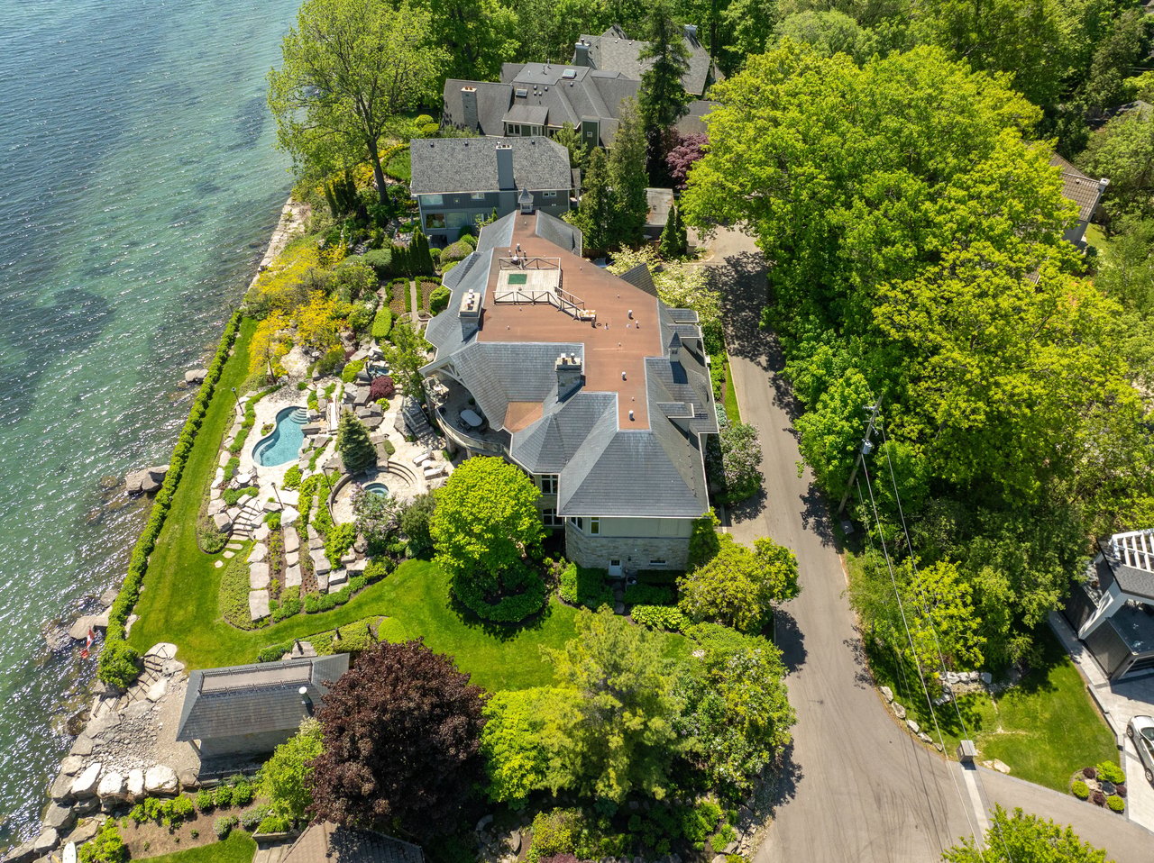 872 Whittier Cres