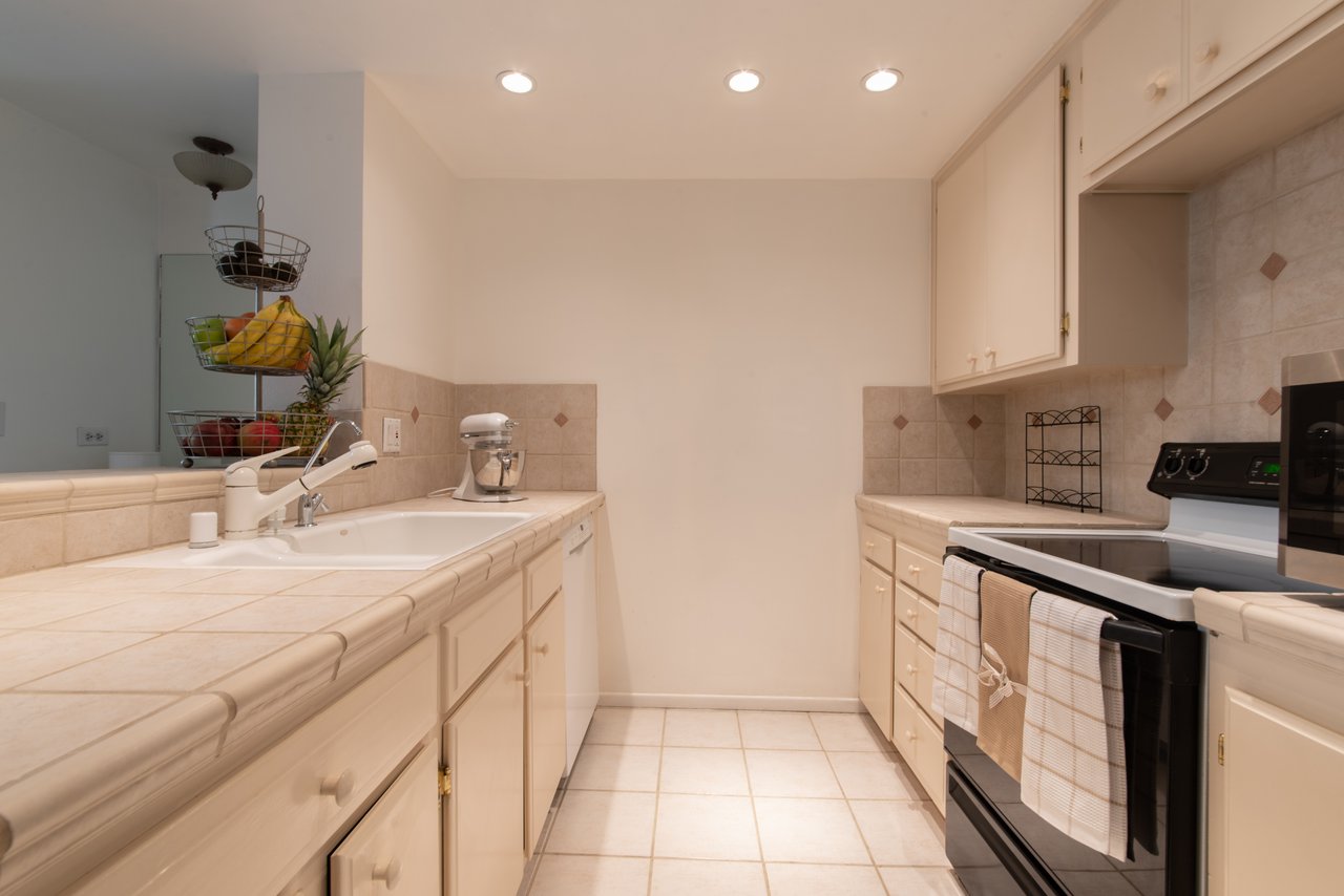10535 Wilshire Blvd #D12, Westwood