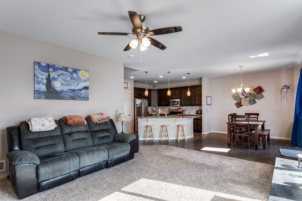 6913 Pettigrew St Wellington