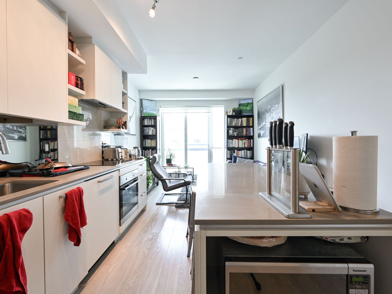 1830 Bloor St W Unit 813