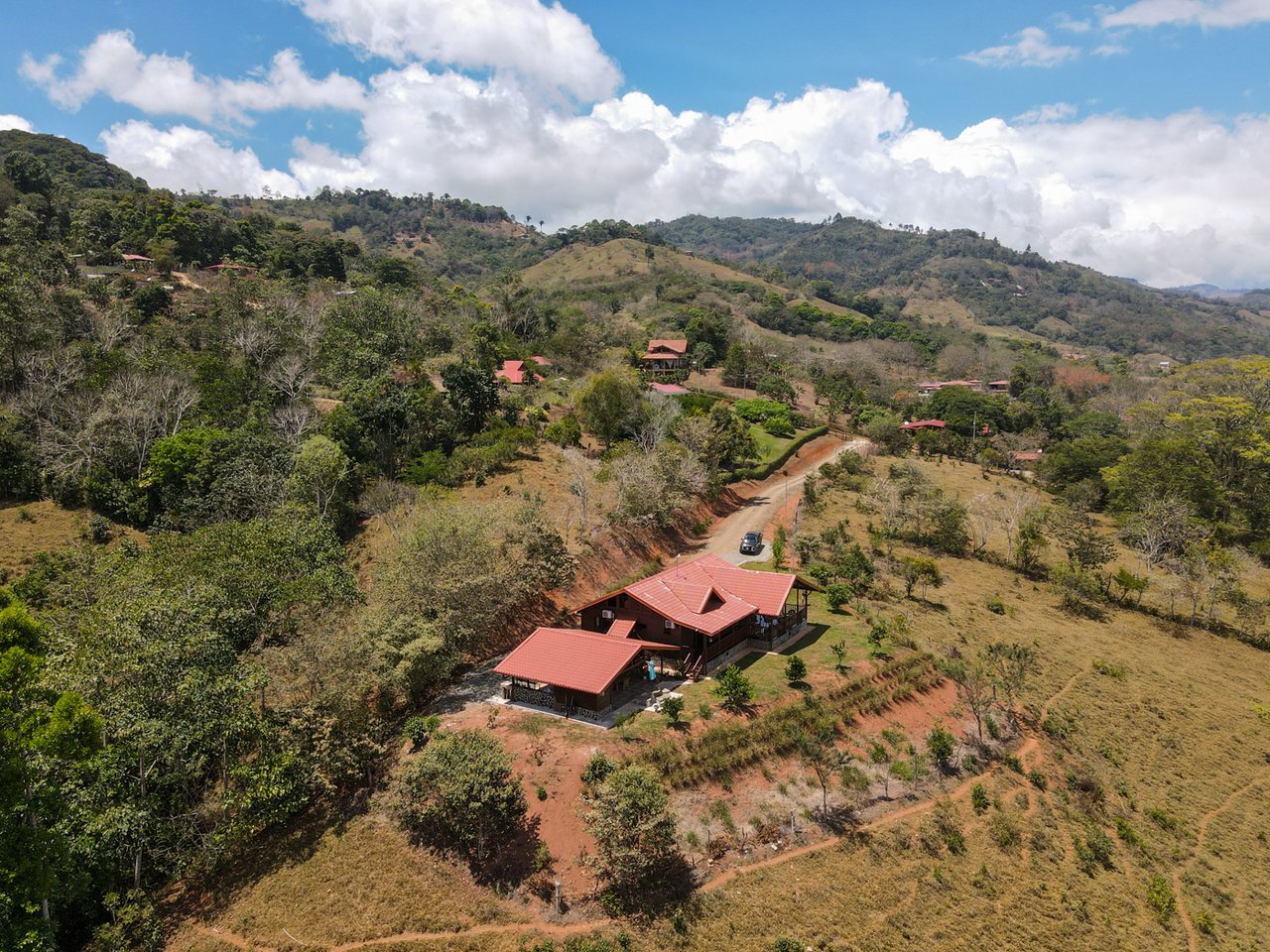 Serene Splendor - Discover Your Dream Home in Pacuar Perez Zeledon